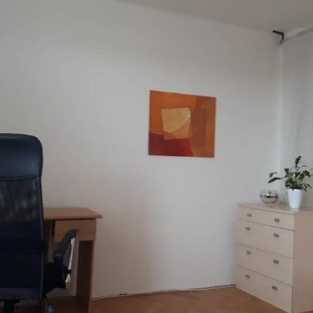 Room In Apartment Prague 3 Екстер'єр фото