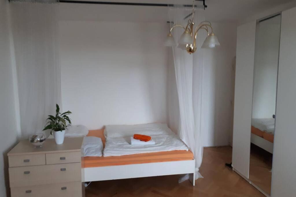 Room In Apartment Prague 3 Екстер'єр фото